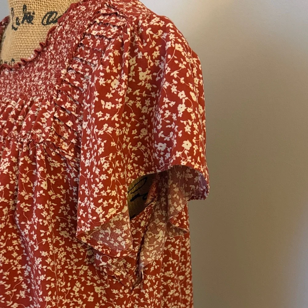 Old Navy Red Floral Blouse - Picture 2 of 4